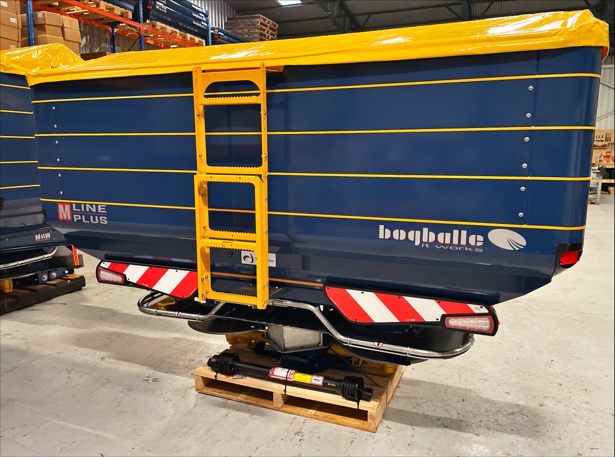 For many across Australia, this 4500L 3.5T M35W is the machine of choice given its capacity and range of available features such as section control, hydraulic drive and hydraulic hopper cover. 

It's accurate, extremely well built and will last the test of time.

#bogballe