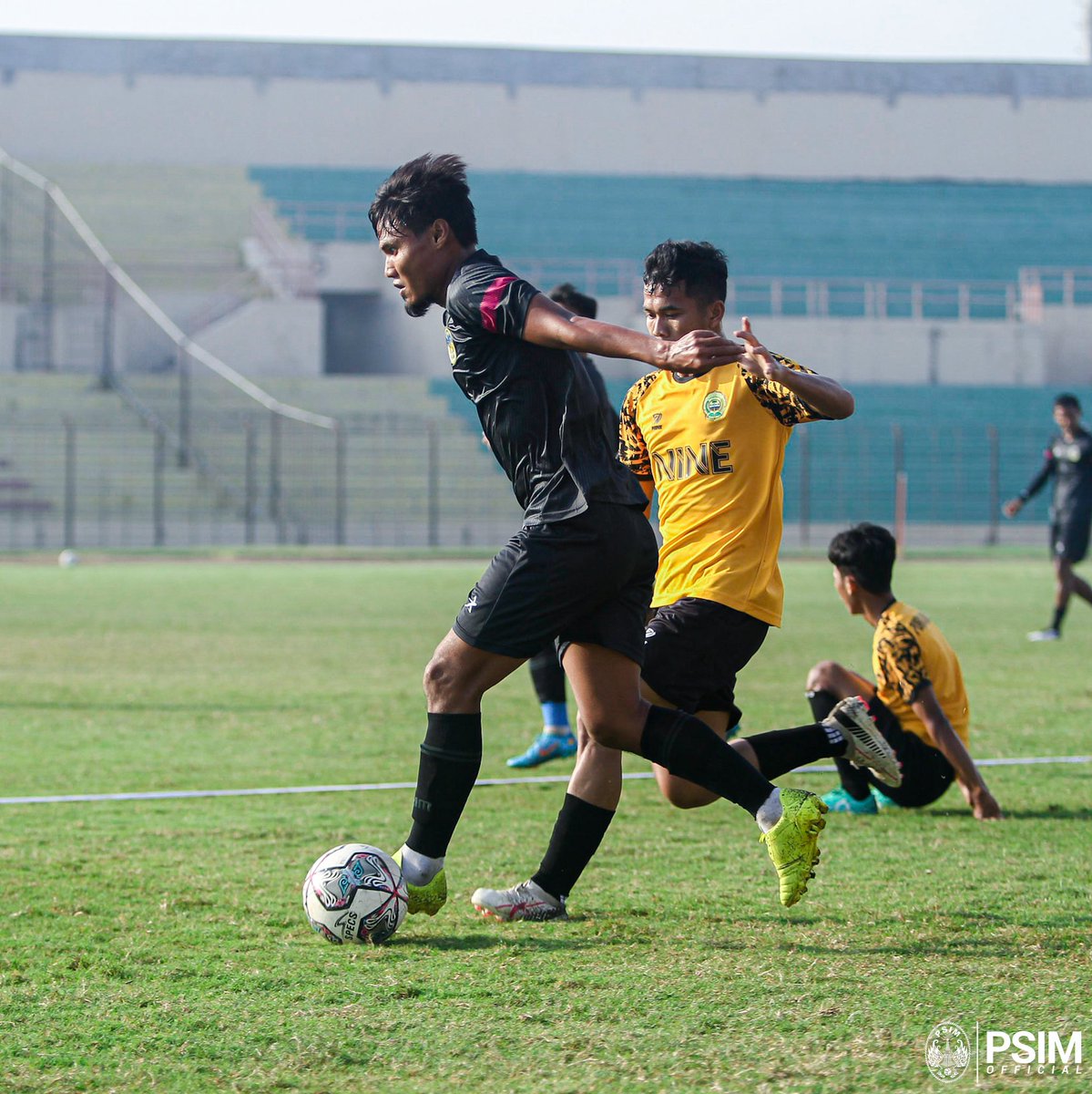 PSIMJOGJA's tweet photo. PSIM Jogja berhasil meraih kemenangan saat menjalani latih tanding bersama Porda Bantul. Laskar Mataram unggul dengan skor 5-2 🔥

#LaskarMataram
#AYDK https://t.co/Tr3UuFG23S