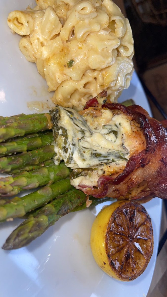 SmallBootyCutie's tweet photo. Tonites dinner https://t.co/efPNU2wvLq