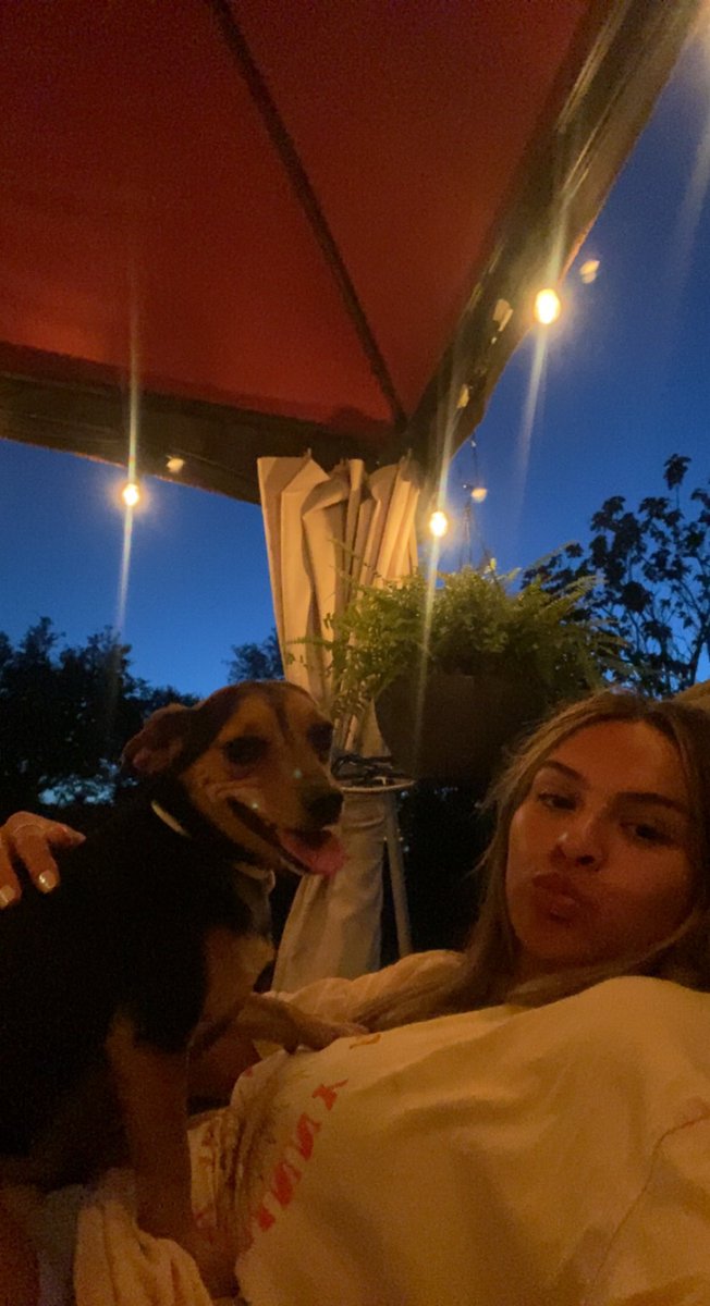 marissanesc's tweet photo. buster thread: https://t.co/xTTdiZXOHw