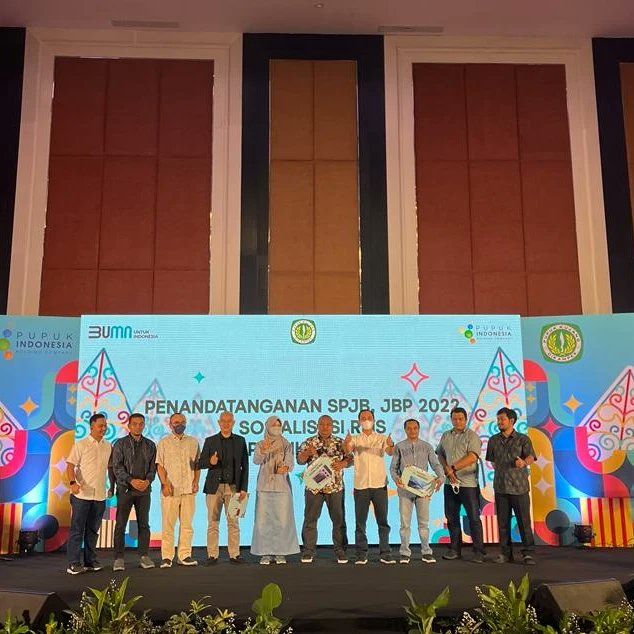 FKDB_2005's tweet photo. Dalam perjanjian tersebut, Debe Agrinusa selaku distributor pupuk melakukan penandatanganan perjanjian dengan PT Pupuk Kujang selaku produsen.
#fkdb #doabangsa #debeagrinusa #petani #petanibisa #sjpb https://t.co/aMJ0AE44OT