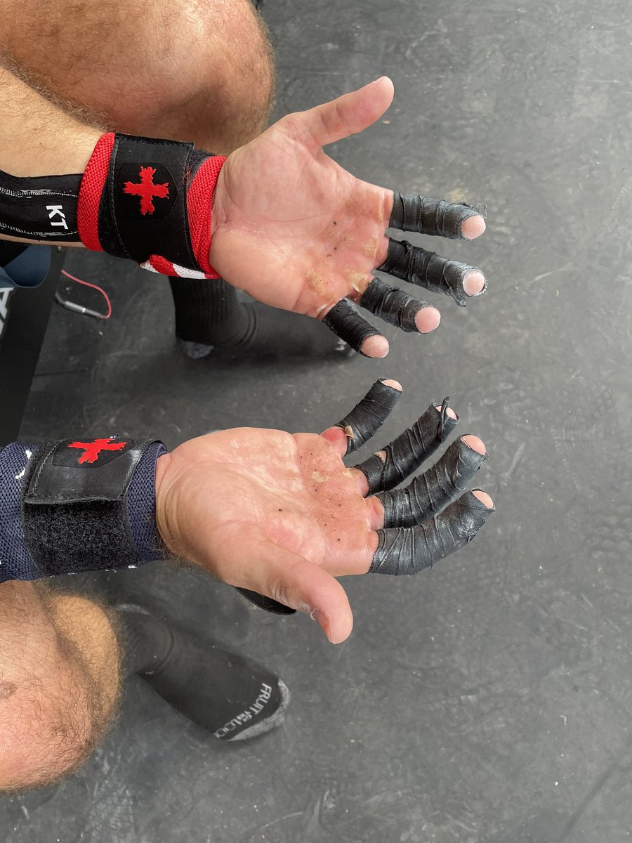 hiTW54800916's tweet photo. Train like a crazy beast everyday.Train like a crazed beast everyday! And always, always carry your mace with you...or in the absence of, your Enterenching Tool! #Isis_SurrenderorDie https://t.co/z8wJ6M6Pvz