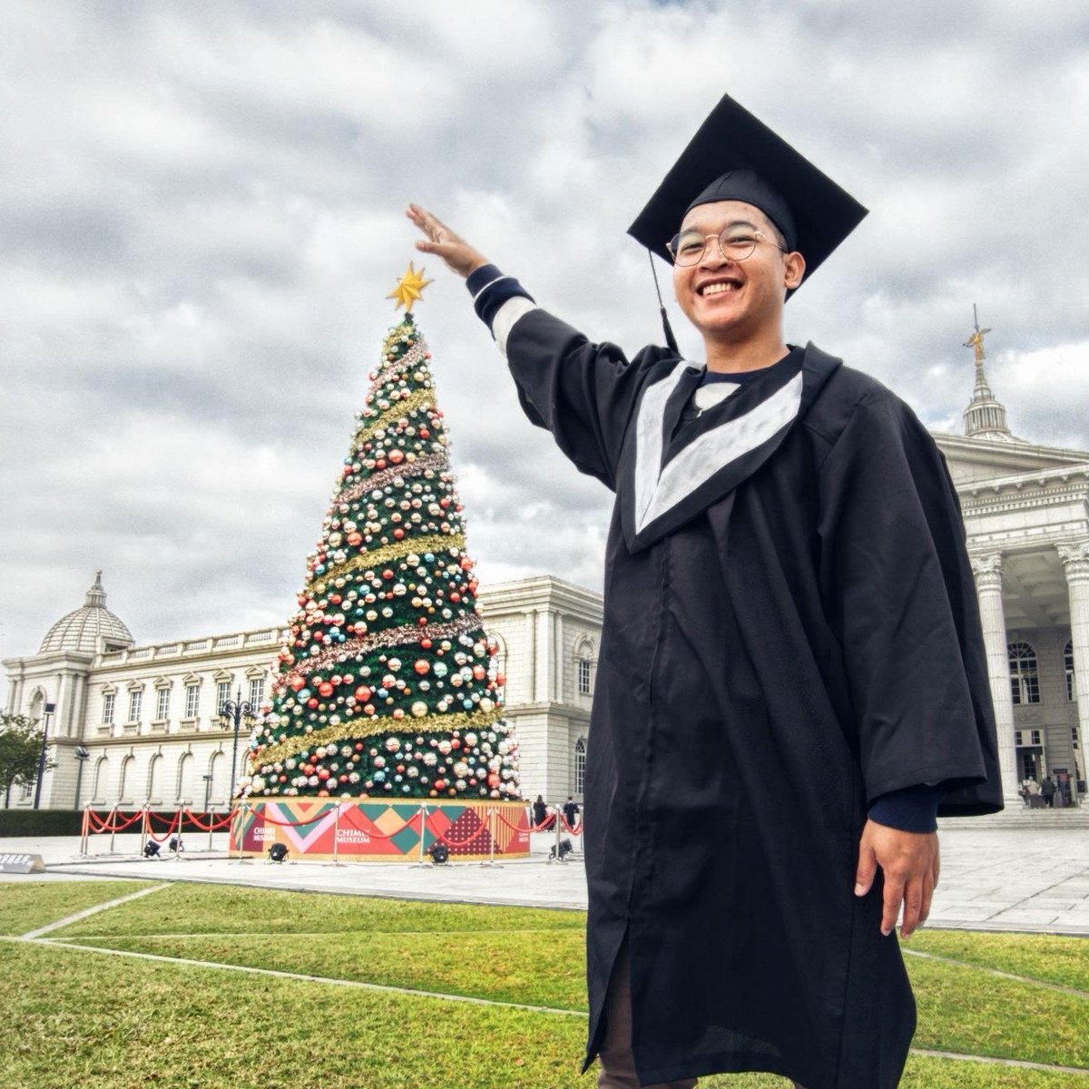 ISF’s life-changing programmes lifted Bunleng out of poverty and inspired him to give back. After graduating top of his class, he joined a Taiwanese NGO that brings education and healthcare to disadvantaged communities in Cambodia. Learn more via the link in our bio.