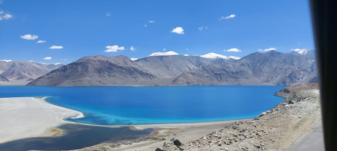 Fatemaaa_26's tweet photo. Amazed by the beauty of nature,
Unfiltered image of the surreal Tso moriri lake of Ladakh ❤️
A must visit!

#ladakh #leh #Trending #nature #beautiful #India #lovenature https://t.co/aoo5foKf9Q