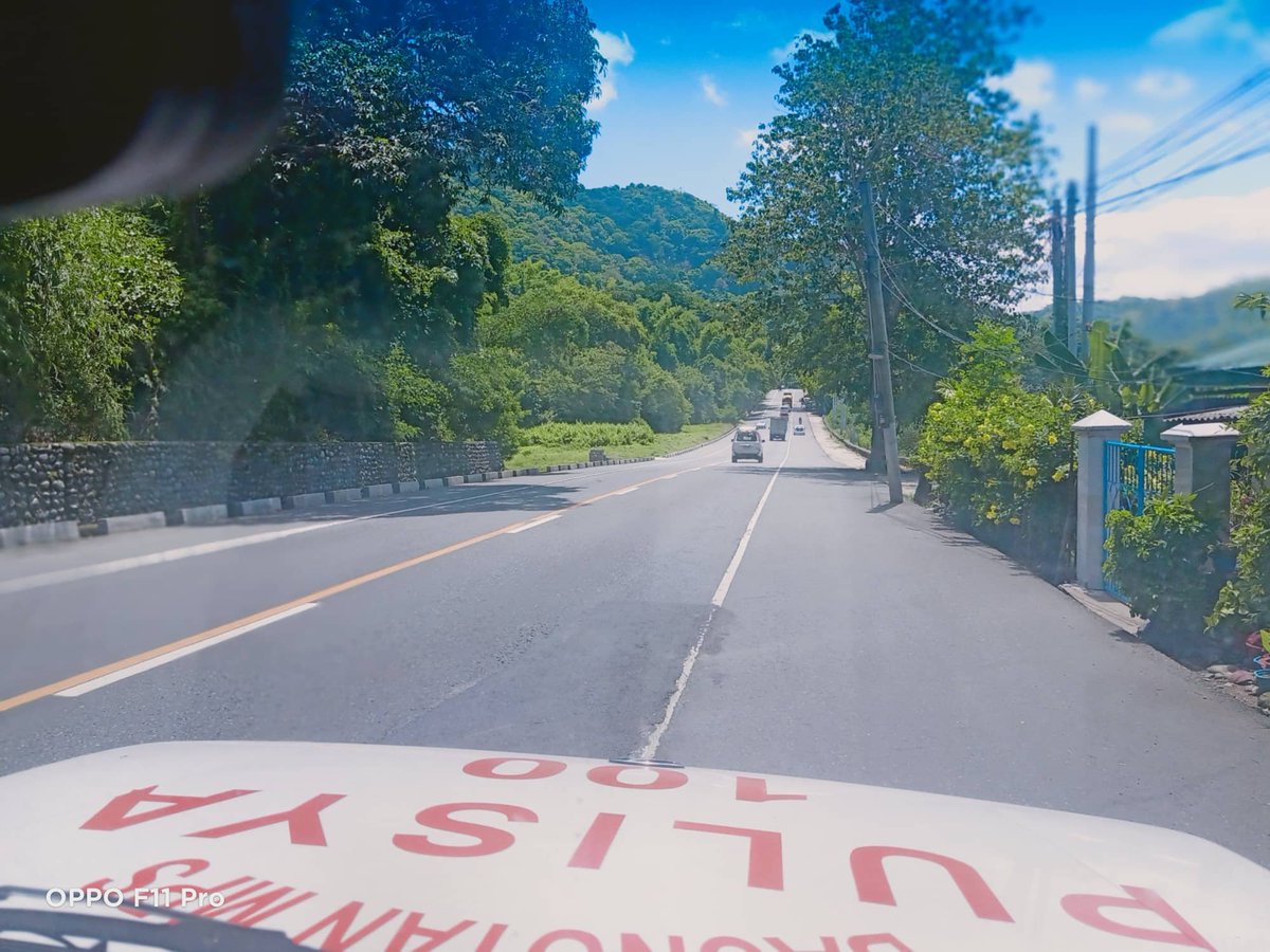 LUPPO_Bacnotan's tweet photo. On June 23, 2022, personnel of Bacnotan PS under the supervision of PMAJ JEOFREY E SANCHEZ, ACOP conducted regular mobile patrolling and road clearing operations along the national highway from South to North bound.
#TeamPNP
#PNPKakampiMo
#WeServeAndProtect https://t.co/lL2VVfuIeS