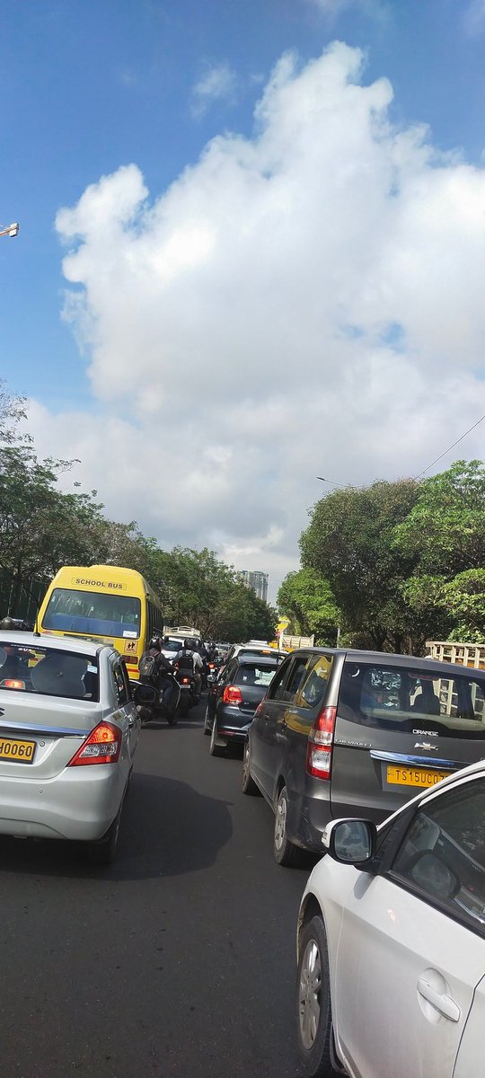 sselvan's tweet image. From my limited TPlanning knowledge, suggest -

We could have #BusPriorityLanes, #BicycleLanes from different localities towards the Commercial place like #HitechCity. This will drastically solve traffic congestion in our city #Hyderabad.

@HUMTA_hmdagov @KTRTRS @arvindkumar_ias