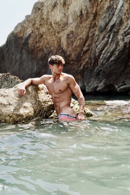 Hola! 🙃 https://t.co/FCXxuL2joj<a href="/tag/funday"class="tags"><span>#funday</span></a>