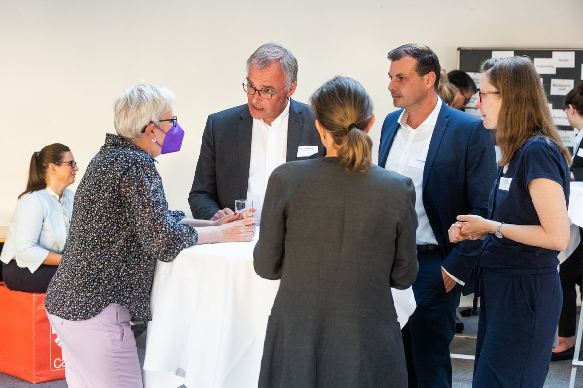 CiNW_Lahrmann's tweet photo. Intensive Gespräche gestern beim parl. Abend der #CaritasNRW mit Caritas-Präsidentin @NYwelskop und MdB's in Berlin. Zentrale Botschaft: Caritas ist beim #Klimaschutz hochmotiviert unterwegs - es braucht bessere polit. Rahmenbedingungen. Und: #Arme dürfen nicht verlieren! https://t.co/l10Efbgg55