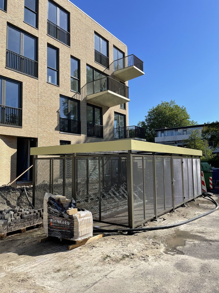 EBorstlap's tweet image. Bijna klaar voor de nieuwe bewoners, dat wordt heerlijk genieten in de ochtendzon op het balkon @woonborg @BVKooi