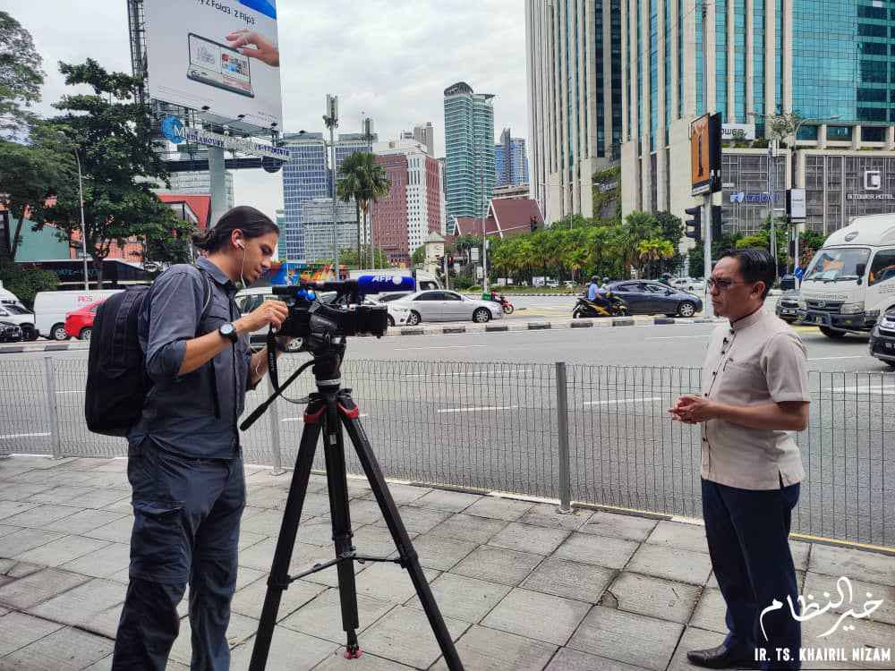 IrKhairilNizam's tweet photo. Sebelum ini, AFP pernah bekerjasama dengan Harakah dan hari ini Alhamdulillah berpeluang untuk ditemu ramah oleh AFP sebagai Ketua Penerangan Parti Islam Se-Malaysia (PAS). https://t.co/Rmh2PBclBh