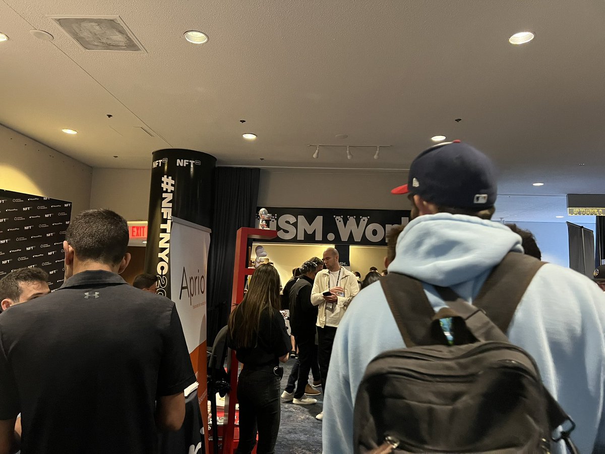 USMverse's tweet photo. Be sure to find us @NFT_NYC @JeffWatney 🪐🚀🚀🚀 #USM #Metaverse #NFTNYC2022 https://t.co/J1GBt6QJbN