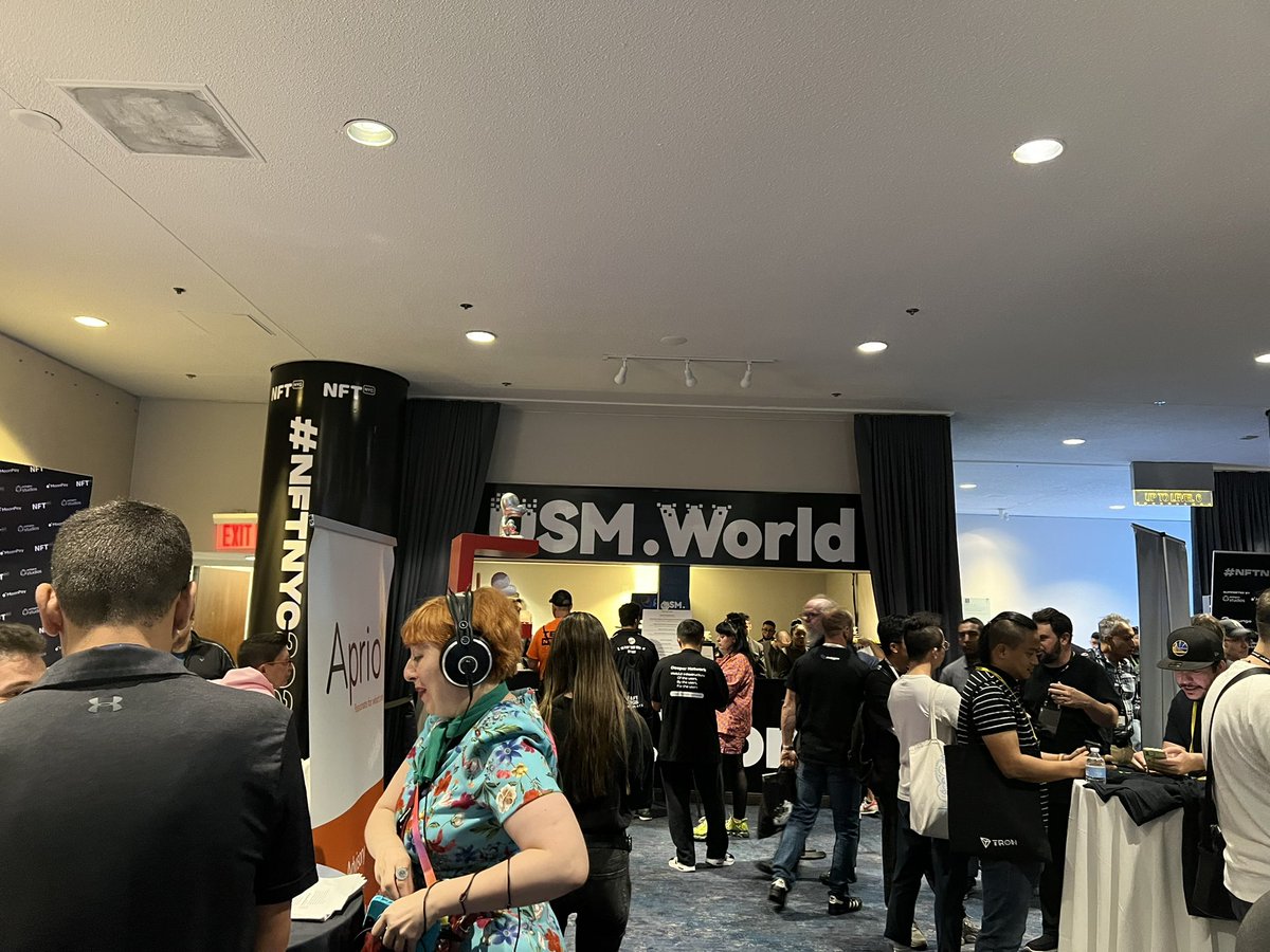 USMverse's tweet photo. Be sure to find us @NFT_NYC @JeffWatney 🪐🚀🚀🚀 #USM #Metaverse #NFTNYC2022 https://t.co/J1GBt6QJbN