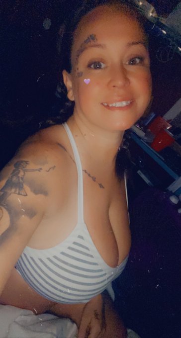 Sweet dreams everyone &hellip; here&rsquo;s some boobies to dream about 😍 https://t.co/cdIh2no4Pd<a href="/tag/mvsales"class="tags"><span>#mvsales</span></a>