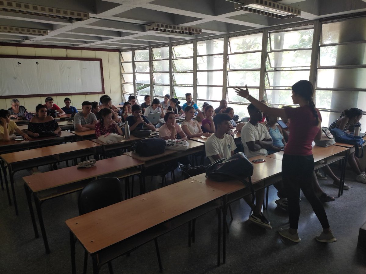 Impresiona la capacidad de Jessica, la P.Brigada - Q32, para dirigir el debate en su aula en el marco del #XCongresoFEU. La excelente rendición de cuentas que ofreció a sus muchachos, su sentido común ante el problema y su ejemplo la hicieron delegada al Congreso del <a href="/AlmaCujae/">Alma Cujae</a>.