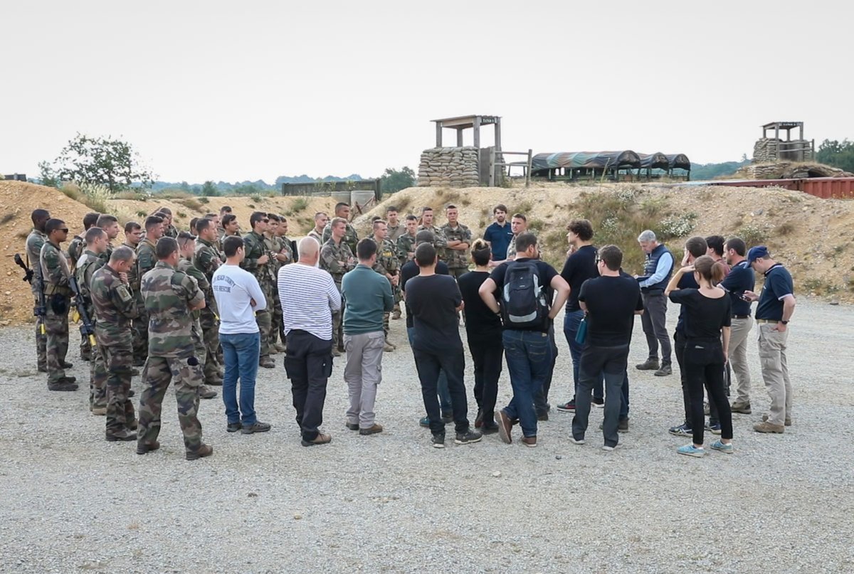 À partir des éléments relevés et grâce aux échanges avec les industriels, le Centre de recherche de Coëtquidan poursuivra ses projets de recherche et prospective dans le domaine. La <a href="/DGA/">Direction générale de l'armement 🇫🇷</a> et le Battle Lab Terre étaient également présents en qualité d'observateurs.
#CohésionDefense