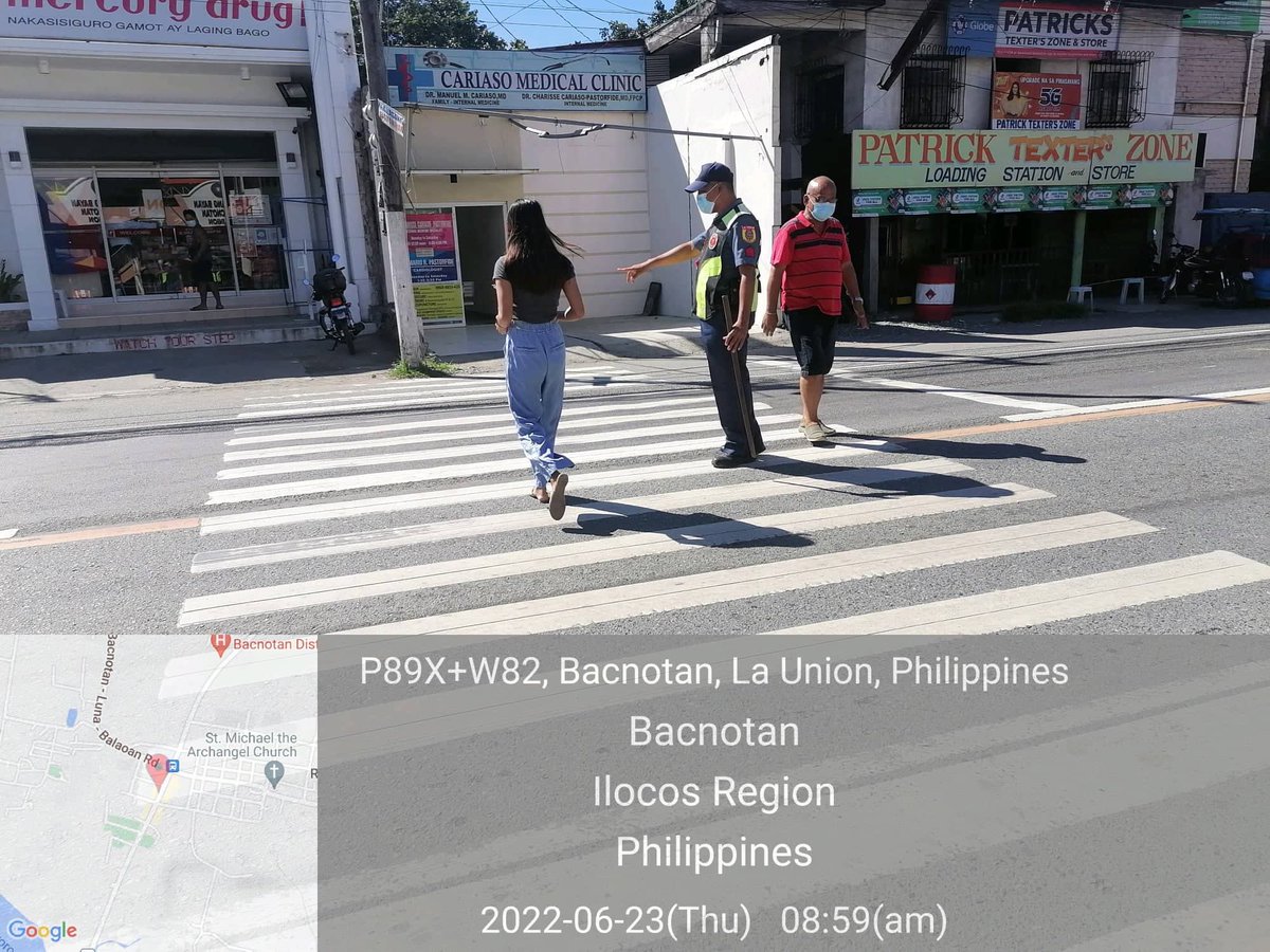 LUPPO_Bacnotan's tweet photo. On June 23, 2022, personnel of Bacnotan PS under the supervision of PMAJ JEOFREY E SANCHEZ, ACOP conducted police presence, traffic management and other public services along NHW of Brgy. Poblacion, this municipality.
#TeamPNP
#WeServeAndProtect
#PNPKakampiMo https://t.co/bxLZNpVomQ