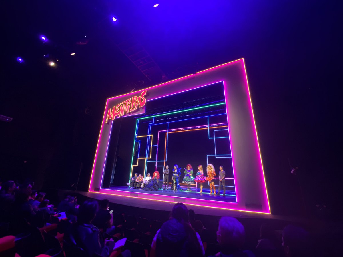 PinPoint (@pinpoint_com) on Twitter photo #PinPoint
Durante la conferencia de prensa de #Mentidrags se anunció la temporada en el #TeatroAldama, con funciones a partir del 27 de julio 🙌🏼
Con las actuaciones de <a href="/RogeEse/">Rogelio Suárez</a>, #FernandoSoberanes, <a href="/_IkerMadrid/">Iker Madrid</a>, <a href="/reginavocedrag/">Regina Voce</a> y grandes sorpresas en el escenario.
#Teatro #PinPoint
Durante la conferencia de prensa de #Mentidrags se anunció la temporada en el #TeatroAldama, con funciones a partir del 27 de julio 🙌🏼
Con las actuaciones de <a href="/RogeEse/">Rogelio Suárez</a>, #FernandoSoberanes, <a href="/_IkerMadrid/">Iker Madrid</a>, <a href="/reginavocedrag/">Regina Voce</a> y grandes sorpresas en el escenario.
#Teatro