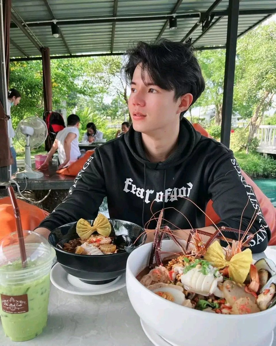 aminah_1611's tweet photo. @fourshamie7 it's your hubby's hairs for me 🥰😘 5555

@SaharatPhotia https://t.co/qKBZKVLCCK