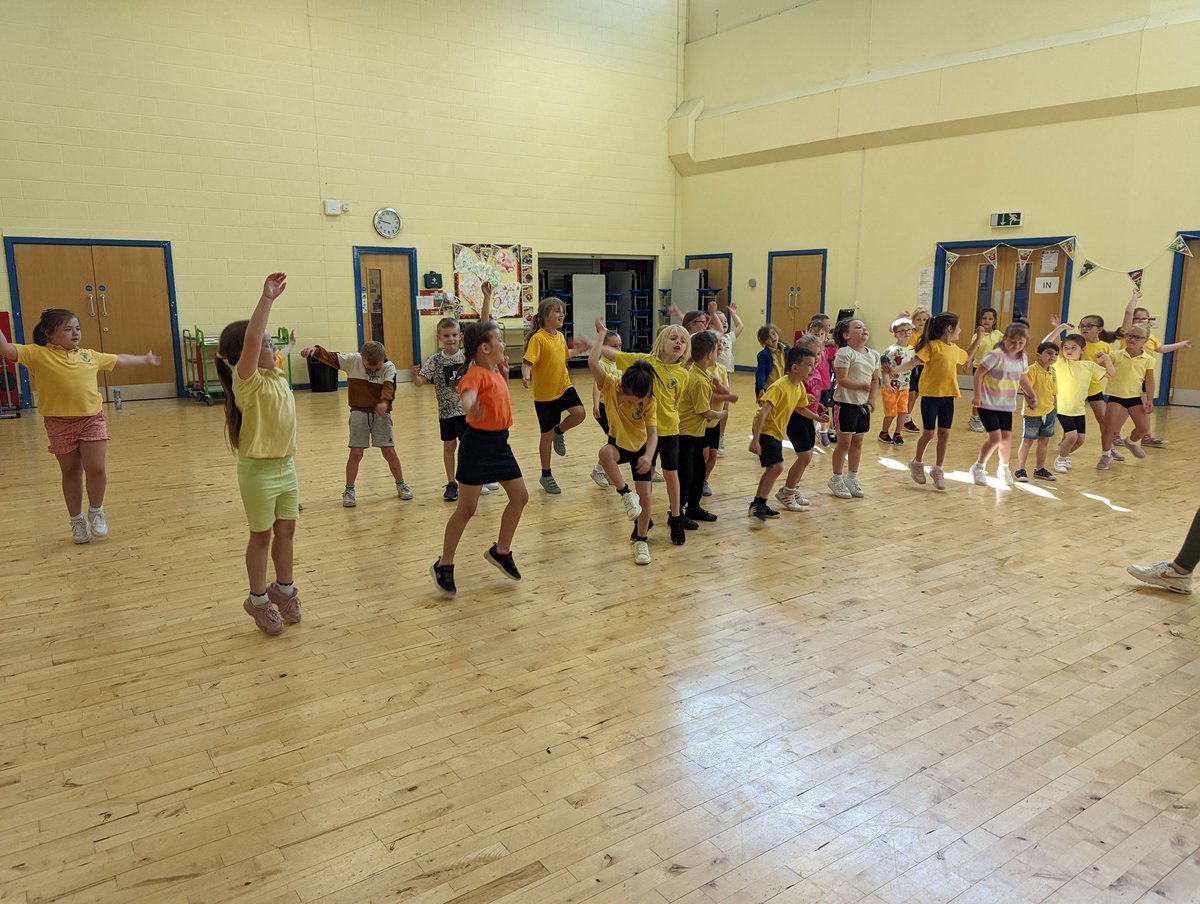 IlltydS's tweet photo. We were so lucky to work with Georgina again today for some brilliant dance sessions! Thank you @MelinHomes  for all that you are doing for our school! 🌟🌟🌞 https://t.co/1cZb4xzGsh