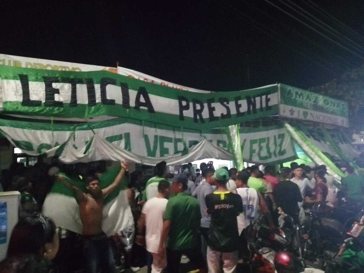 LDS_LETICIA's tweet photo. Unos en Medellín y otros desde el pulmón del mundo!

LOCURA NACIONAL

#VamosNacional #VamosPorLa17 #LeticiaVerdolaga10Años https://t.co/if4nP43JRz