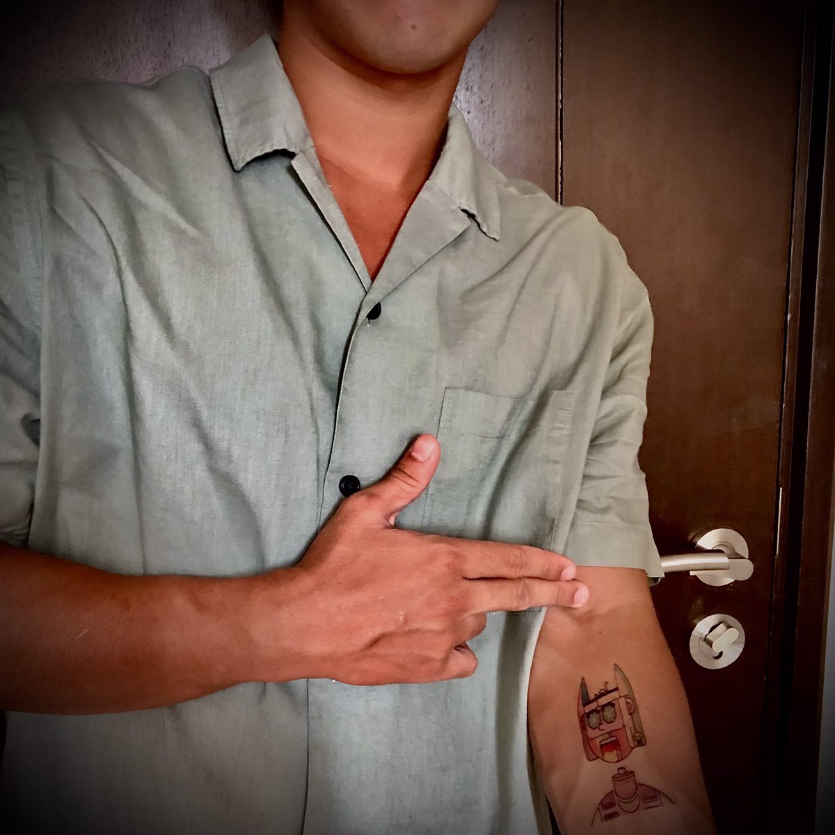 SHEEESH!! I got my self a sticker tattoo (temporary only!!) hehehe Channeling my inner #pssssdvibes 

#posse #pssssdfanart #pssssdlife <a href="/zippy_nft/">Zippy Zebras NFT</a> <a href="/WizBubba/">wizbubba</a> <a href="/ggDaydreams/">gigi | daydreams😴.eth</a> @PssssdLabReport <a href="/ThePossessedNFT/">pssssd</a> @YSLostt <a href="/luuminize/">iluuminate</a>