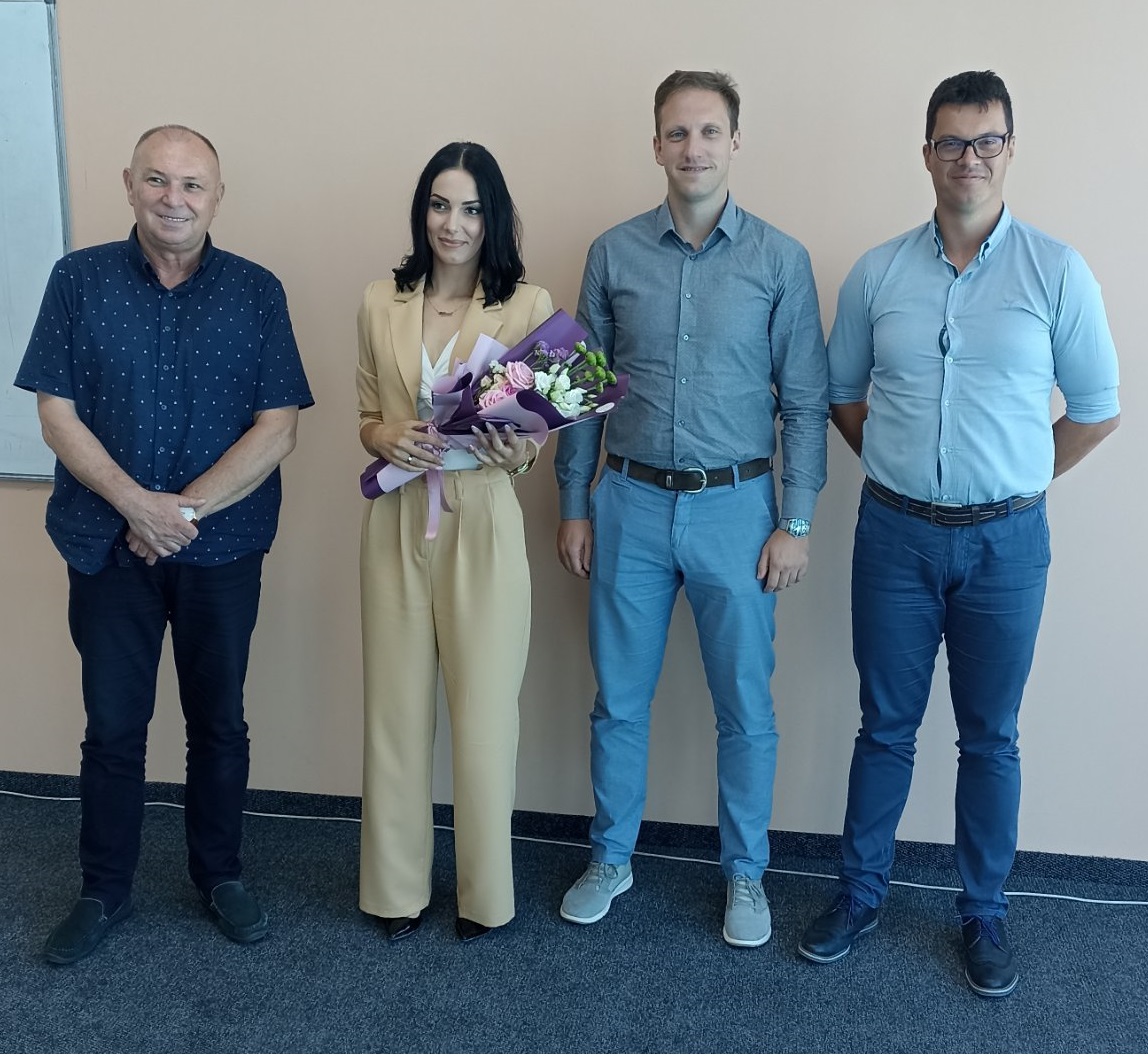 UniversityPEM's tweet photo. Ivana Marjanović odbranila je rad pod nazivom „Komanditno društvo“ (mentor doc. dr Borko Mihajlović). Muamer Dautbegović odbranio je rad na temu „Otkrivanje i procesuiranje poreznih krivičnih djela“ (mentor prof. dr Veljko Turanjanin). Član komisija prof. dr Fuad Purišević. https://t.co/PcZf91lzLX