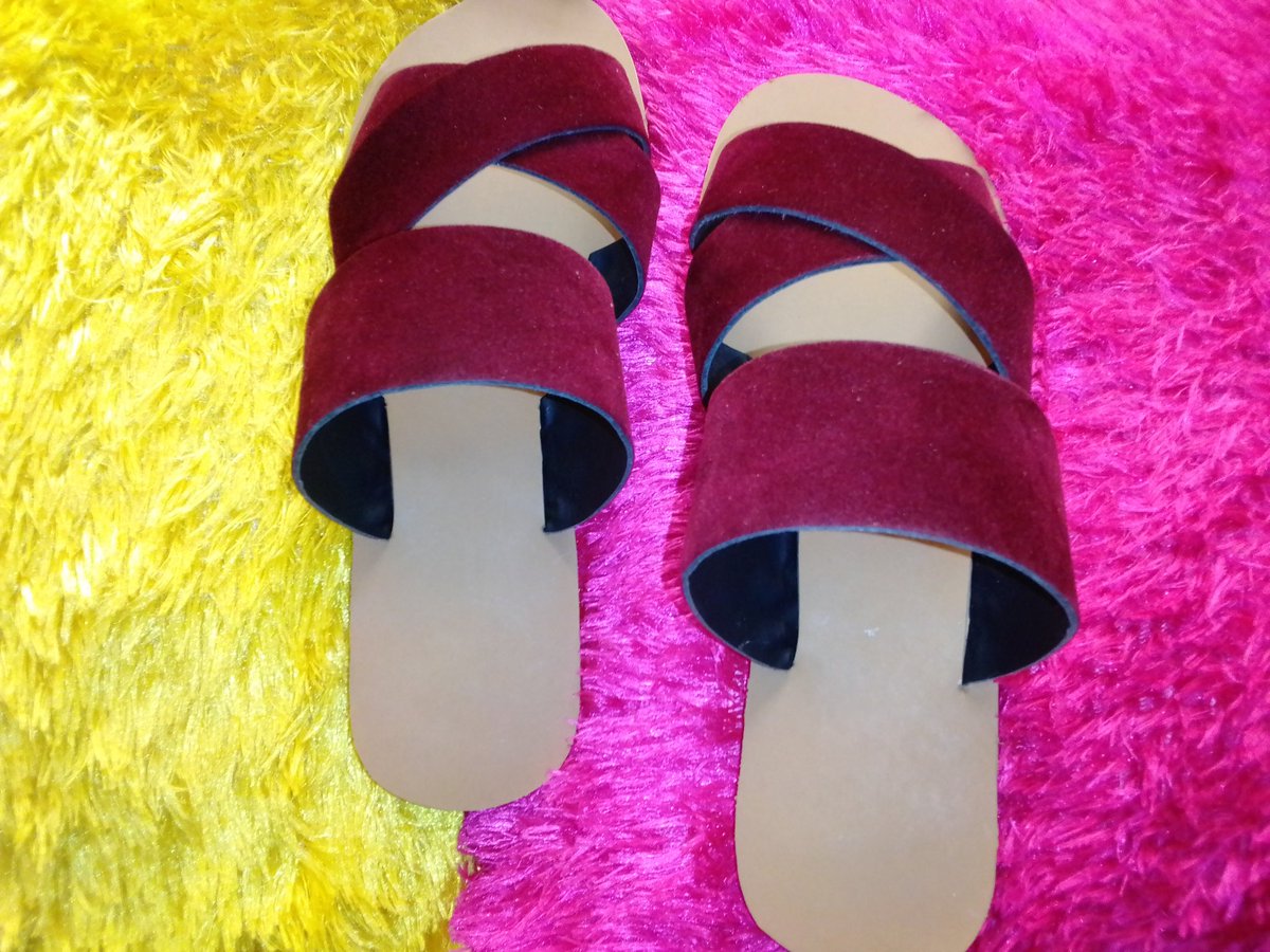Factory__X's tweet photo. Shop Premium quality handcrafted slides at just  # 3,499

Fits nicely on casuals, native and non-native attires of any color.

Available in size 36-43

Nationwide delivery available 🚚
Kindly patronize and retweet 💛💜💚
#AshewoGroup #doggy #Davido #AbujaTwitterCommunity #Lagos https://t.co/tCWRjumefL