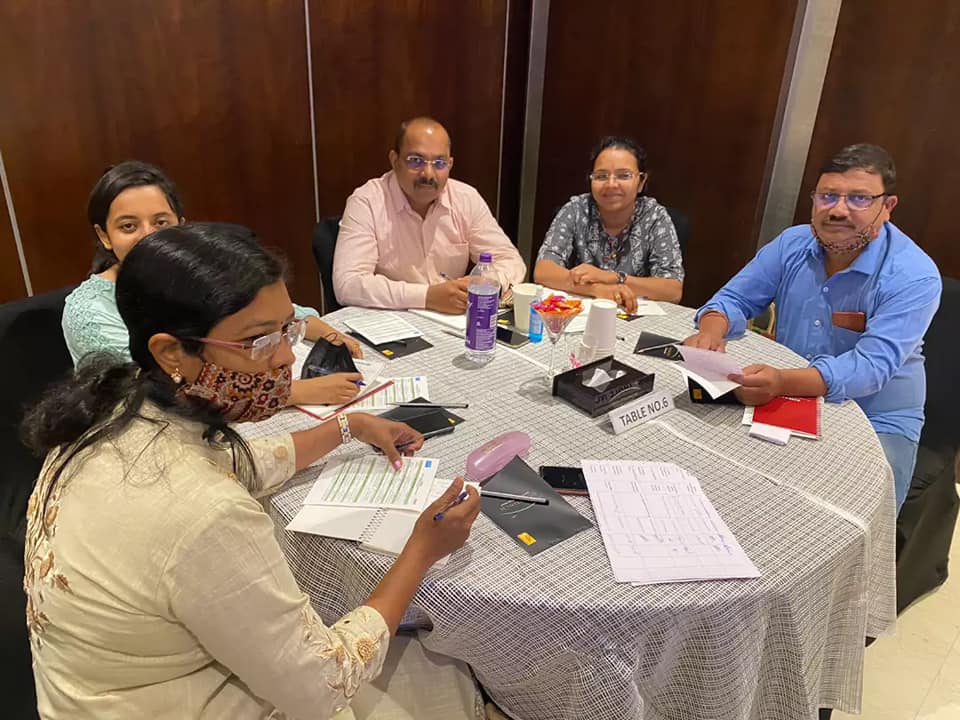 ngo_smart's tweet photo. Started off the second day with a recap of Day 1.
#smartngo #health #nutrition #earlychildhooddevelopment #poshan #communitymedia #communutyradiobroadcasters https://t.co/pmtfGjTCtC