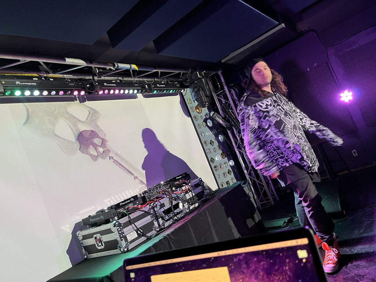 whitelights.eth ⌖ tweet media