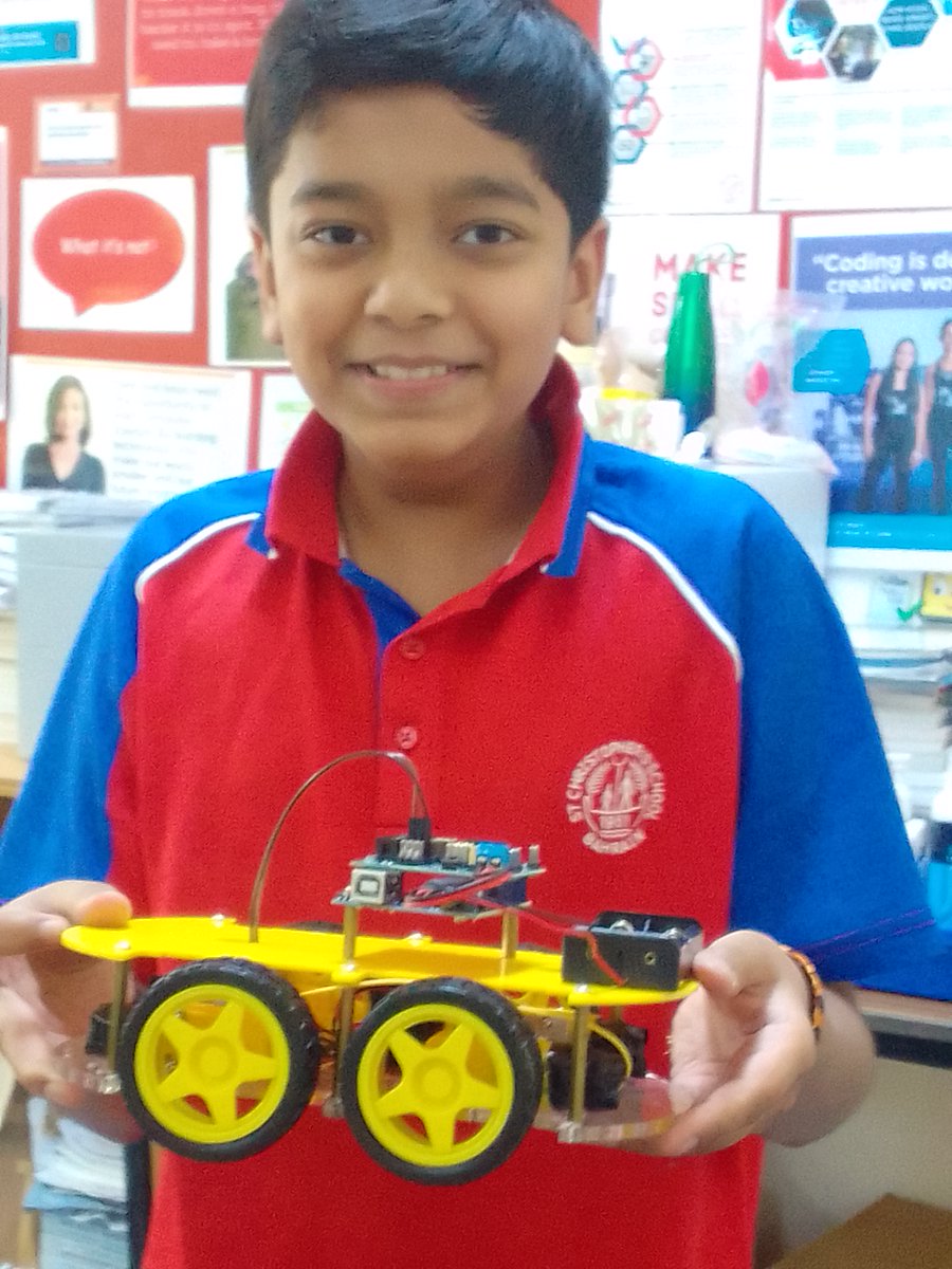 Future engineers are creating robots in the Computing department. Well done (Year 7)
#Stcbh #Computing