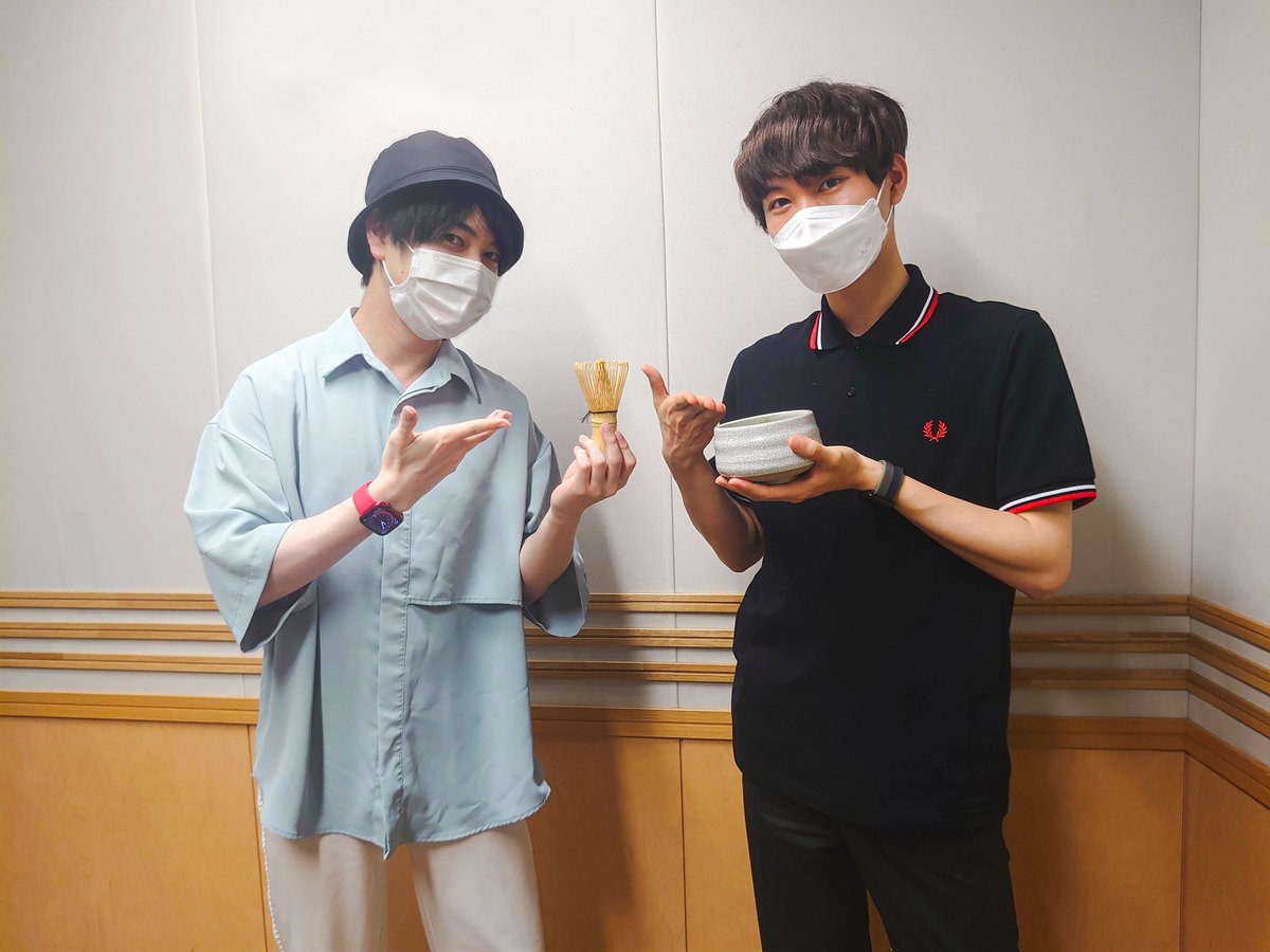 futaradi's tweet photo. 3か月間お聴きいただきありがとうございました！

お二人の仲の良さを前面に押し出した
お抹茶番組？をお届けしました！🍵

アーカイブは7月4日(月)お昼12時まで配信します！
ぜひ、全7回聞き直してみはいかがでしょうか🎧

#agqr #小林裕介 #上村祐翔 #ふたラジ https://t.co/EzZCkSZRmv