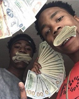 thraxvon's tweet photo. @JhonnyWhite69 get that bag jhonny https://t.co/e5b76YIdVo