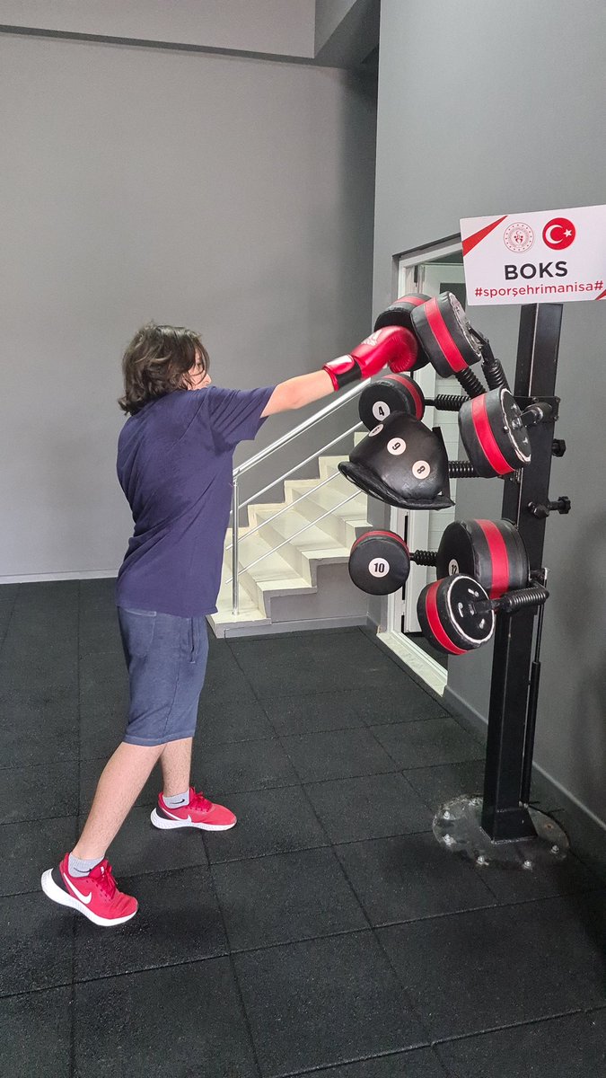 manisaboks's tweet photo. #boxingfit #spor #eğitim #sporcu @mehbaykan @kasapoglu @ozturkyunus45 @GSB_Manisa https://t.co/qIBJl8xadp