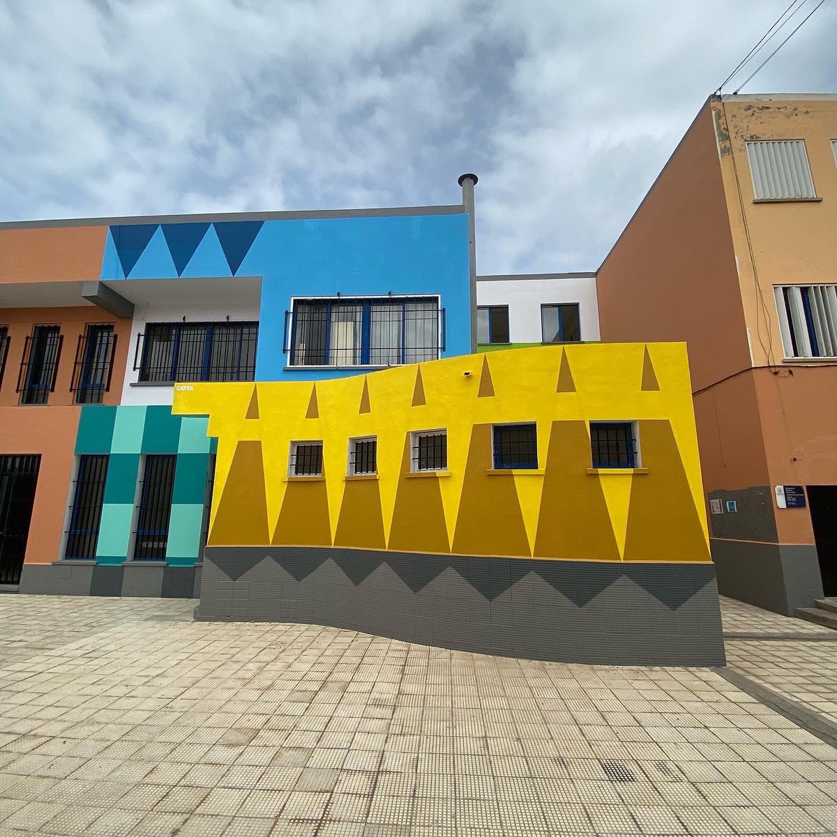 “Naife”. Fotos de nuestra intervención pictórica en el Ies Alcorac  Henríquez del Risco de San Juan. Las Palmas de Gran Canaria.