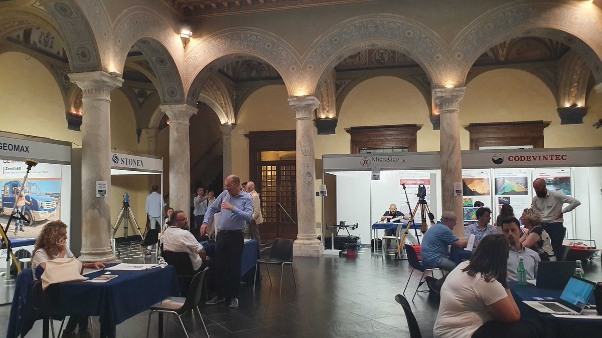 SrlTer's tweet photo. 🤩Grande giornata ieri a Genova presso #asita2022 Torniamo a casa con buoni spunti per il futuro.  #smartcity #iot #SmartWaste @ConferenzaASITA https://t.co/pWSRGkJTAX