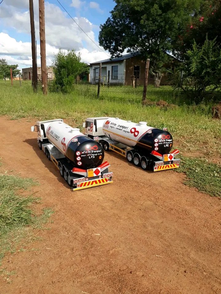 Meet Hendrick Chebanga, an artist who makes model cars in Hammanskral, Tshwane.

"I make anything with wheels or without wheels as long as they send me a photo" Hendrick
