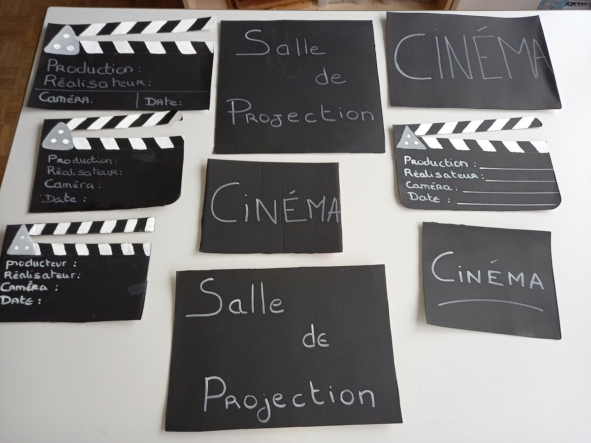 On continue le projet cinédoc,en proposant aux parents une projection, ce soir.
La Classe doit devenir une salle de cinéma, création de l'affiche du documentaire ,des tickets d entrée....à suivre