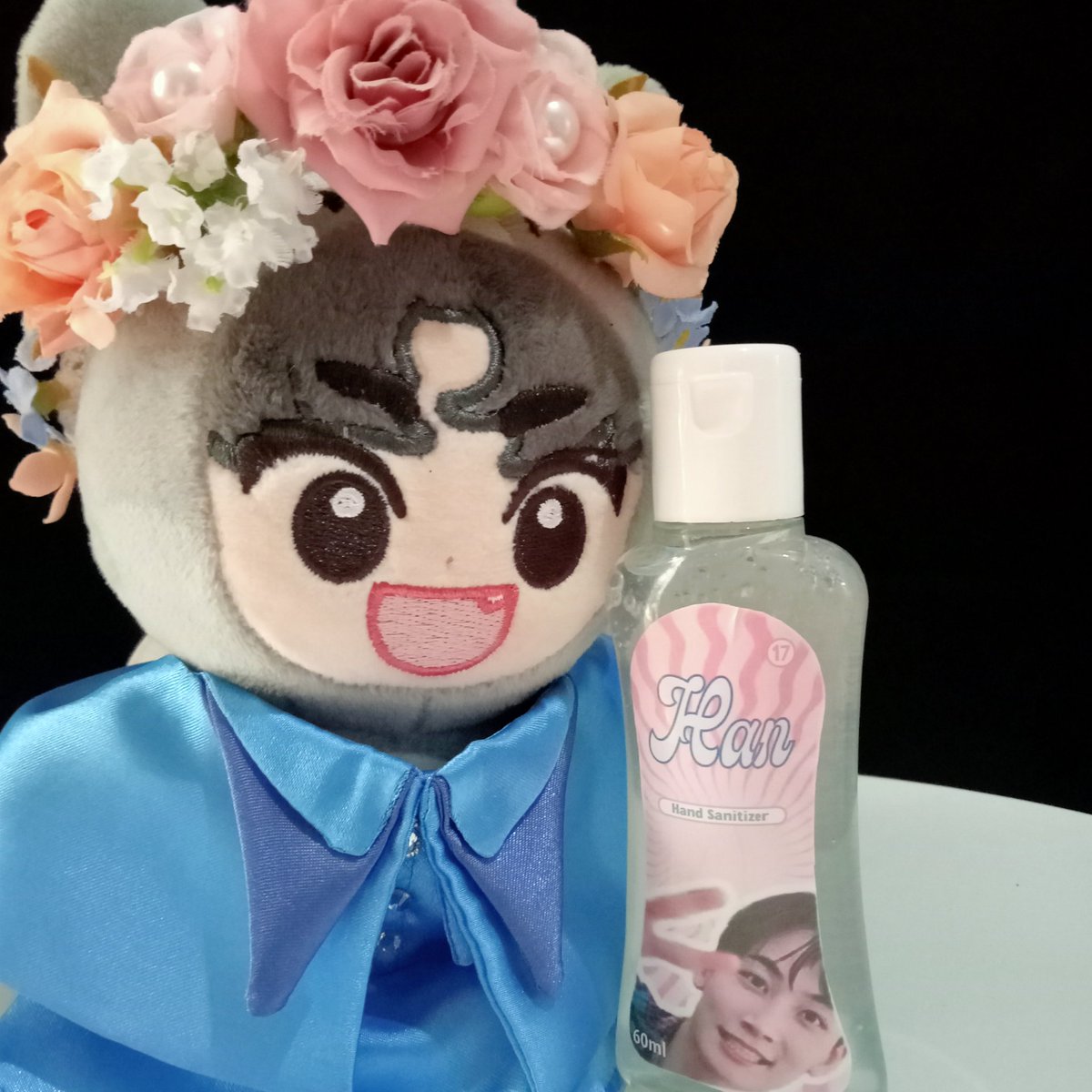 wonwonushop's tweet photo. [HELP RT] OPEN PO SEBONG HAND SANITIZER

Kualifikasi Produk :
Alkohol 70% dan kandungan lain sesuai formula WHO
Dilengkapi dengan wangi vanilla yang bisa membuat tangan menjadi wangi. 

Ukuran Produk : 60 ml
Variasi : 13 member seventeen
Price : 8k/ea (DISKON DI SHOPEE 15%) https://t.co/M8o8c1Jp7T