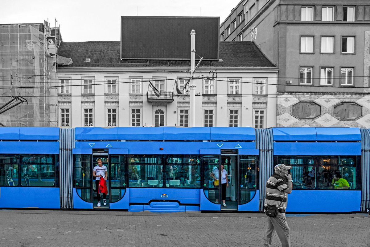 liliana_dorina's tweet photo. From Zagreb
#Zagreb #Croatia #streetphotography #travelphotography #selectivecoloring
📸#PanasonicLumix
Happy Afternoon Friends !! https://t.co/TKJZw29W5q