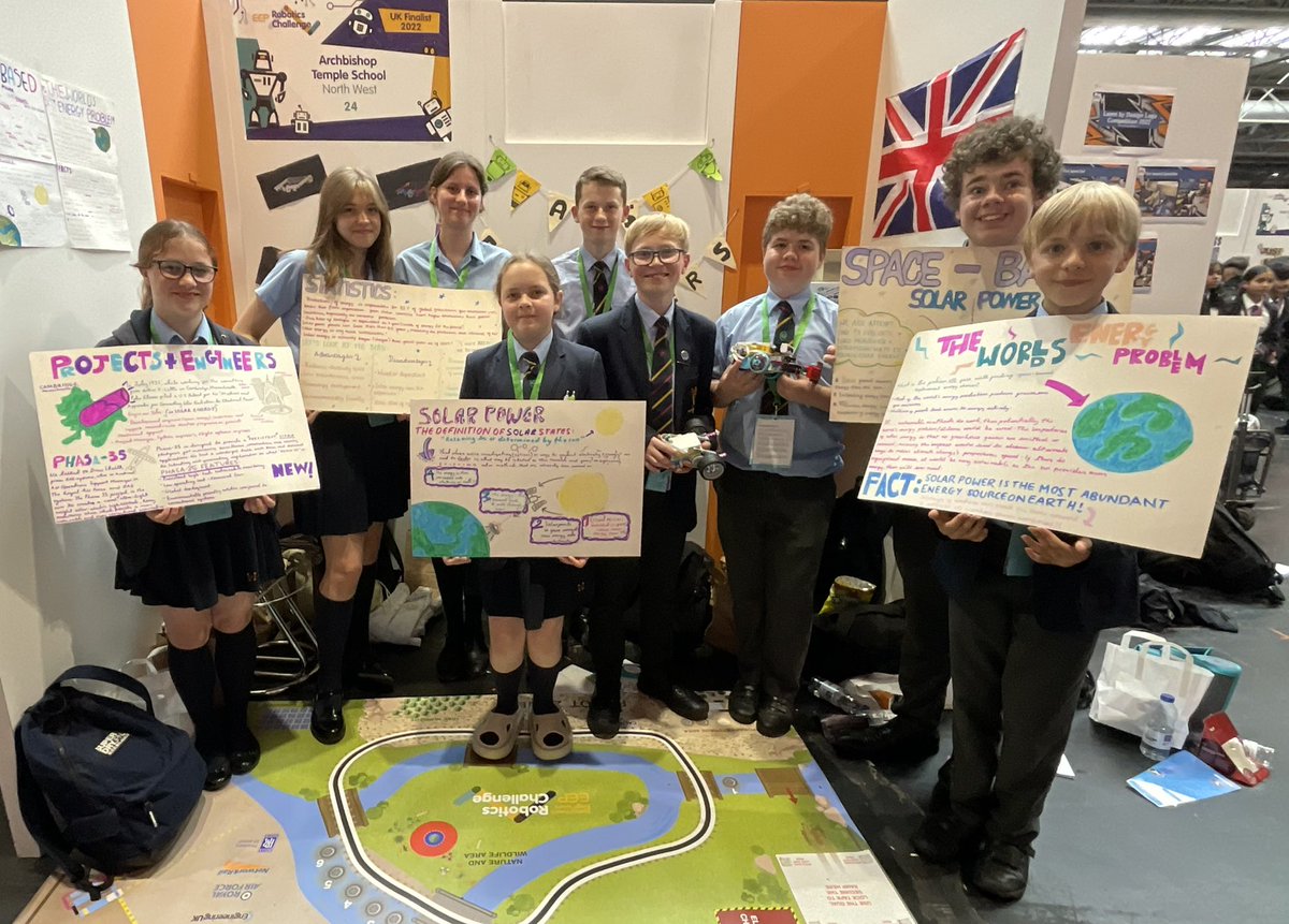 ATS_Computing's tweet image. ATS Engineers smashed the presentation now to await the judges decision @ArchbishopTemp @ChallengeRobots #EEPRobotics #RoboticsChallenge