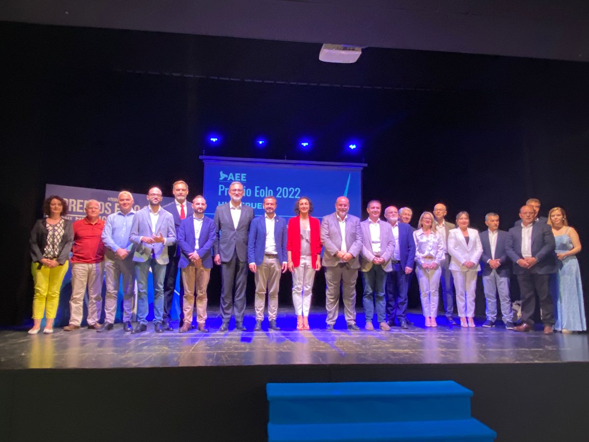 aeeolica (@aeeolica) on Twitter photo Con esta foto de familia con <a href="/AytoHigueruela/">Ayto. de Higueruela</a>, representantes institucionales <a href="/dipualba/">Diputación de Albacete</a> <a href="/gobjccm/">Gobierno de Castilla-La Mancha</a>, compañeros de <a href="/iberdrola/">Iberdrola</a>, empresas #eólicas en la zona de Albacete, y staff de AEE, damos la enhorabuena a #Higueruela por el #PremioEoloIntegraciónRural de la #eólica 2022. Con esta foto de familia con <a href="/AytoHigueruela/">Ayto. de Higueruela</a>, representantes institucionales <a href="/dipualba/">Diputación de Albacete</a> <a href="/gobjccm/">Gobierno de Castilla-La Mancha</a>, compañeros de <a href="/iberdrola/">Iberdrola</a>, empresas #eólicas en la zona de Albacete, y staff de AEE, damos la enhorabuena a #Higueruela por el #PremioEoloIntegraciónRural de la #eólica 2022.
