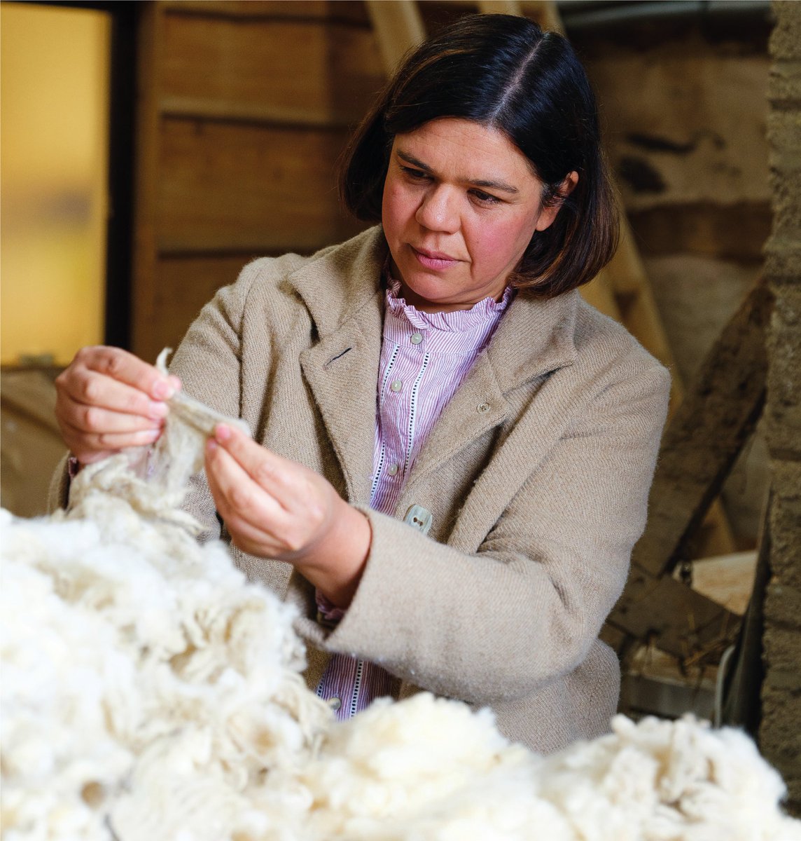Andrea Meanwell discovers an innovative and collaborative tweed business.
Maria Benjamin takes the farmers #wool and turns it into #tweed. The process is fascinating.
To take a look at this article follow the link below:
shop.dalesman.co.uk/cumbria-july-2…