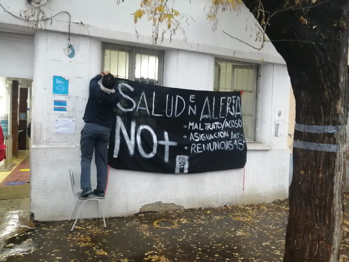 asoc_dos's tweet photo. Atención primaria en alerta.
“LOS FUNCIONARIOS DE SALUD MERECEN TRABAJAR EN CONDICIONES DIGNAS
Y SALUDABLES”#saludSantiago @Muni_Stgo @meganoticiascl @CHVNoticias https://t.co/wV3ucpFWCx
