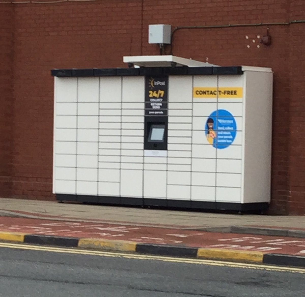Hillstreetshop's tweet photo. Collect, return and send items straight from the InPost UK locker in our car park, no need to wait in at home for parcels or make trips to the post office to send them! π
Find out all the details at https://t.co/UMKyUkCJHo
#inpostlocker #onlineshopping #sendparcels https://t.co/c2BWeM7Lch
