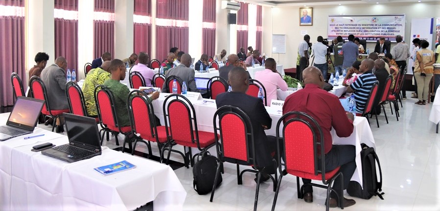 2. Dans son discours le Ministre de @mincotim <a href="/LeocadieNdacay2/">Leocadie Ndacayisaba</a> a rappelé que le Gouvernement du #Burundi se réjouit de la bonne collaboration qui existe entre les institutions et les médias.
<a href="/NtareHouse/">Ntare Rushatsi House</a>
@JimbereMag 
<a href="/YBurundi/">Yaga Burundi</a> 
<a href="/akezanet/">AKEZA Burundi</a>