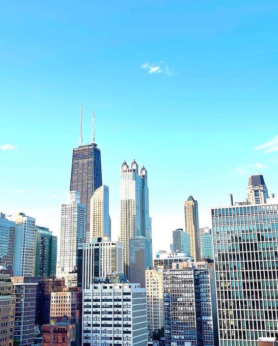 Another beautiful Chicago morning! Damn its early! LoL Gorgeous morning though!! 😁☀️&hearts;️ https://t.co/<a href="/tag/kisses"class="tags"><span>#kisses</span></a><a href="/tag/sundayfunday"class="tags"><span>#sundayfunday</span></a><a href="/tag/dark"class="tags"><span>#dark</span></a>
