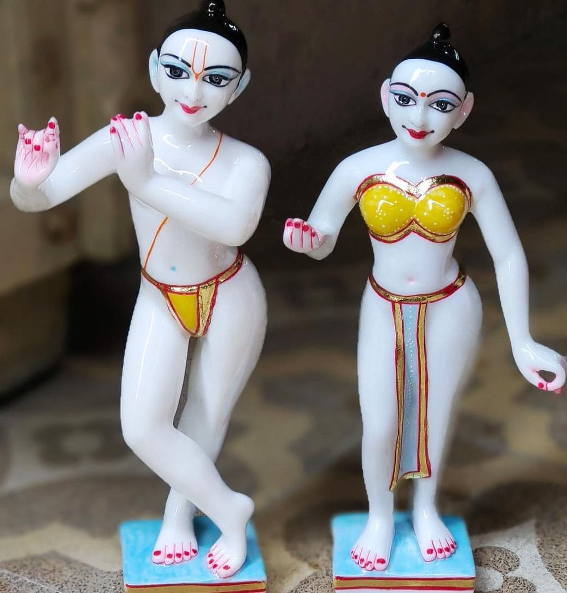 Prince30385346's tweet photo. @ISKONs @HareKrishna_hkr @_handicrafts_ @1525SVirndavan #virndavan #krishnastatue @radharani1782 #marblemurti @dohhkmr @WatcherGuru https://t.co/S6gB2s9G0i