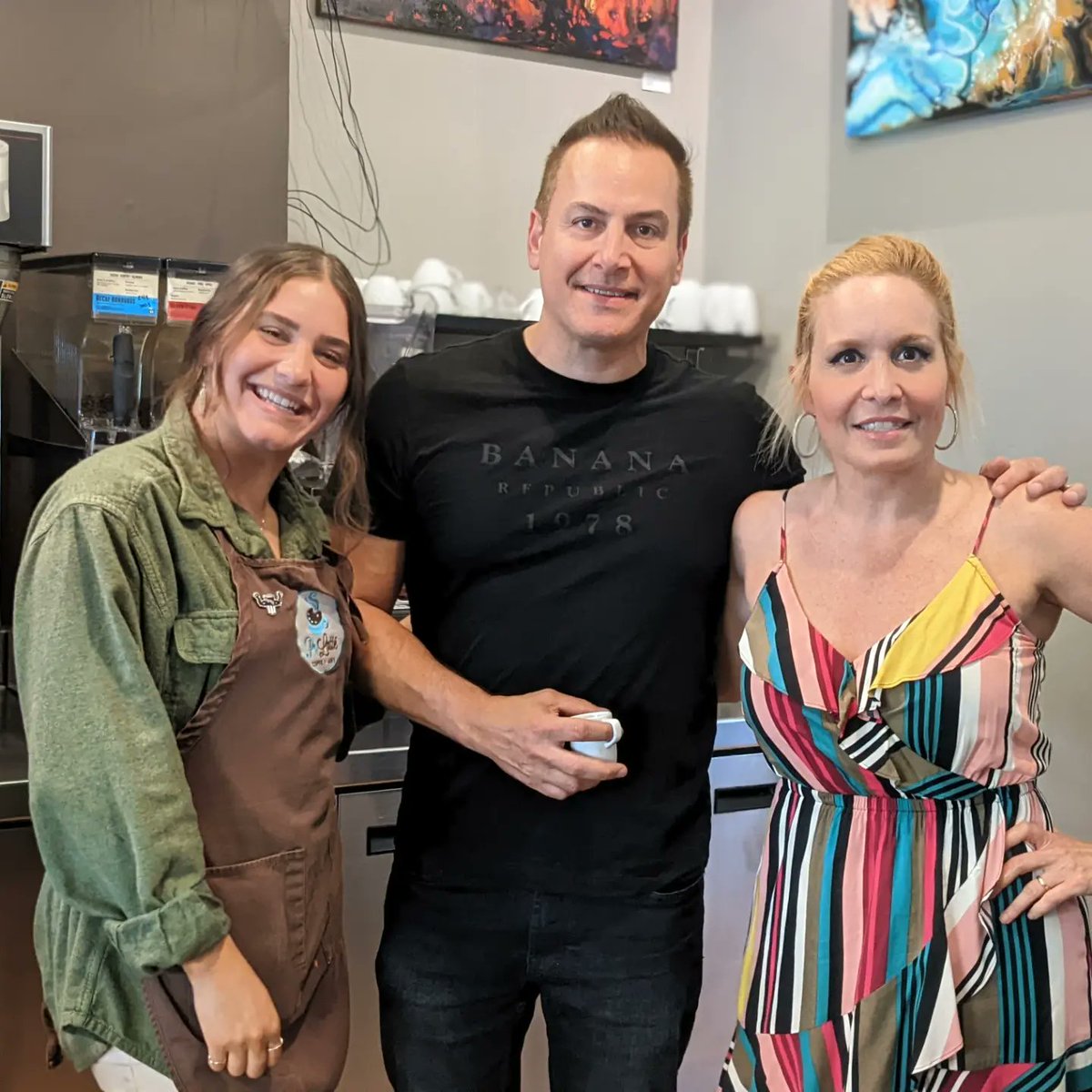 FestivalGR's tweet photo. Thank you @PalatteCoffee for hosting our artist reception last night!
#festivalgr #regionalarts #regionalartsexhibition #coffeeandart #palatte #artistreception https://t.co/8kPX7T9gkH
