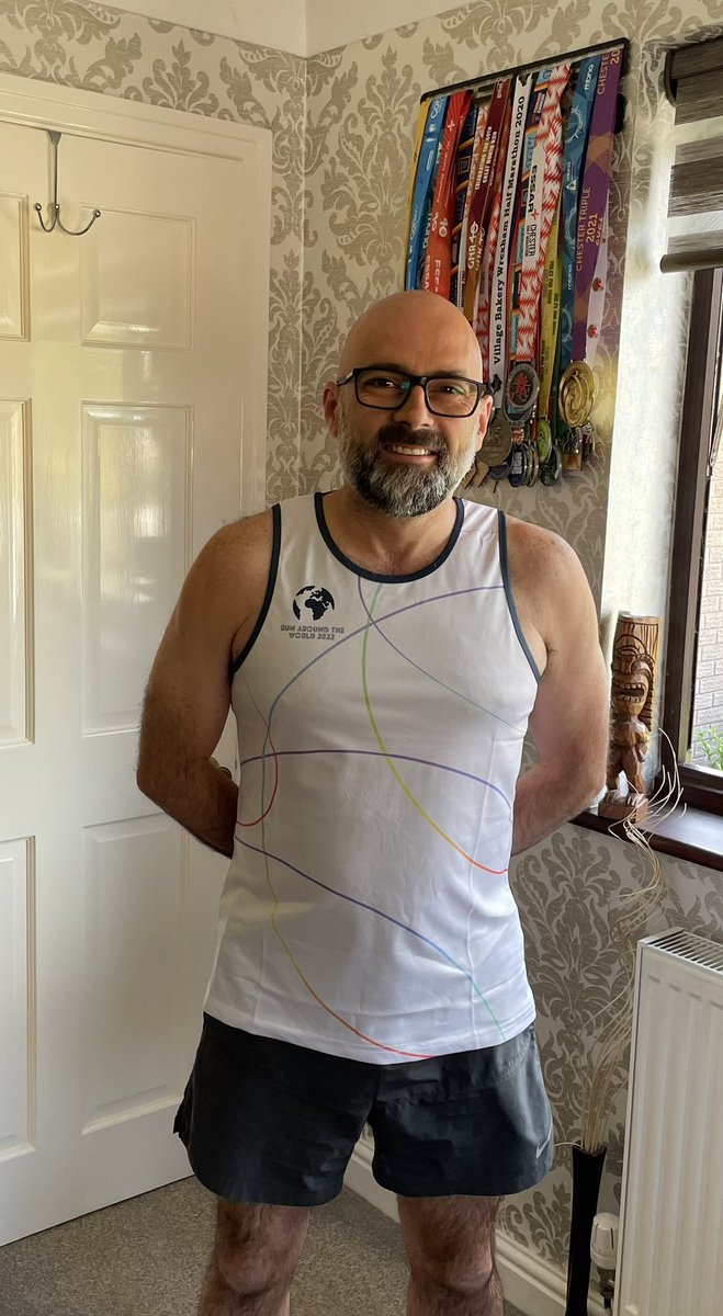 New threads 🎽Thanks <a href="/WeAreRunThings/">Run Things</a> <a href="/ApparentlyWeRun/">Ashley & Shelley 🏃🏻‍♀️🏃🏼‍♂️💚🖤🌳</a> #runaroundtheworld #teameast #Letsdothis