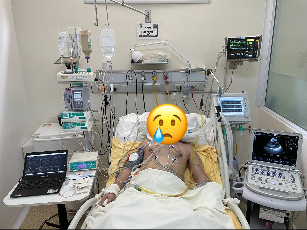 JuanFolco's tweet photo. Todos estos aparatos que se ven acá fueron necesarios para que ese paciente hoy esté en su casa. 
Cada vez somos menos los profesionales que sabemos manejarlos, la especialidad está en crisis y a nadie le interesa. https://t.co/EH3L1iIeyO